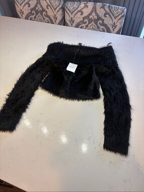 Forever 21 Black Faux Fur Off-Shoulder Crop Top